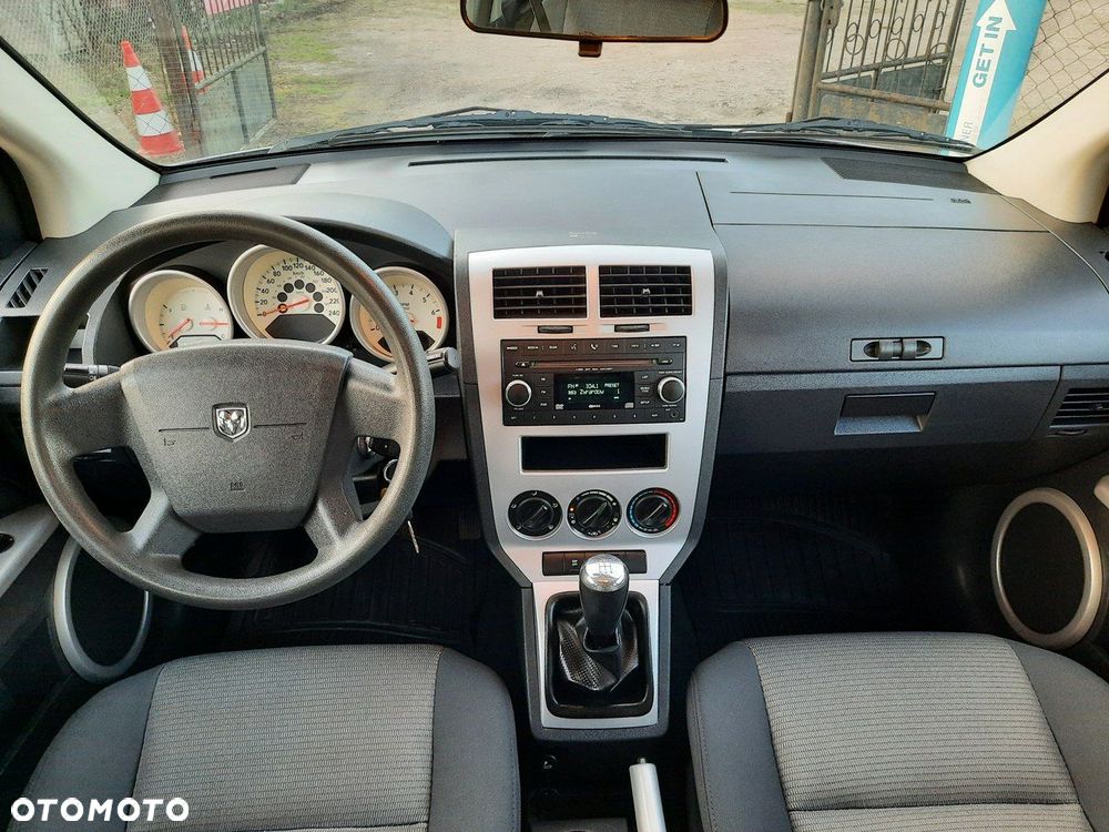 Dodge Caliber - 10