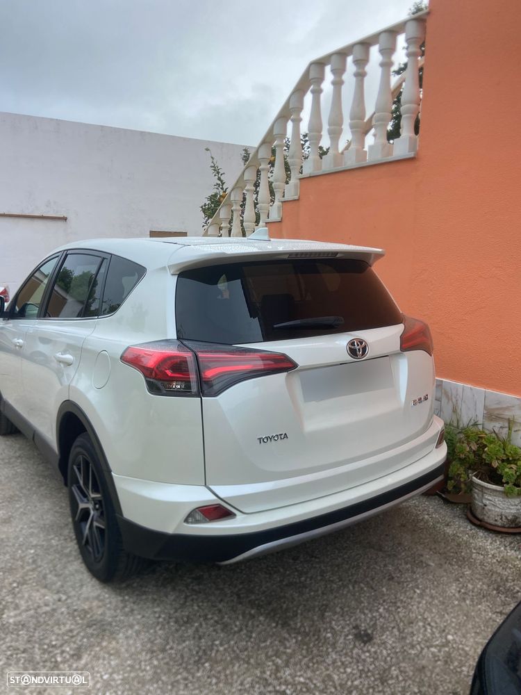 Toyota RAV4 2.0 D-4D Comfort - 4