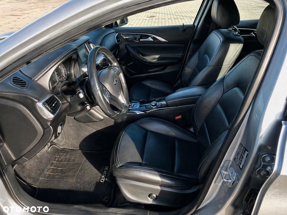 Infiniti QX30 - 6