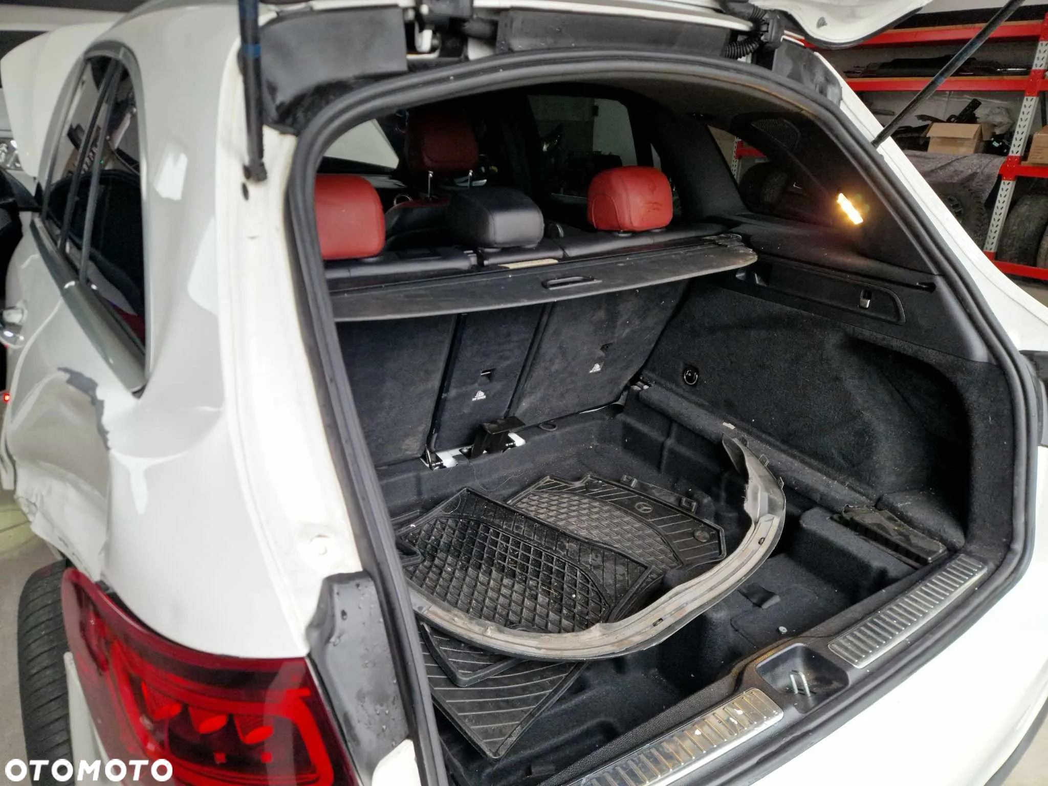 Mercedes-Benz GLC 300 4Matic 9G-TRONIC AMG Line Plus - 23