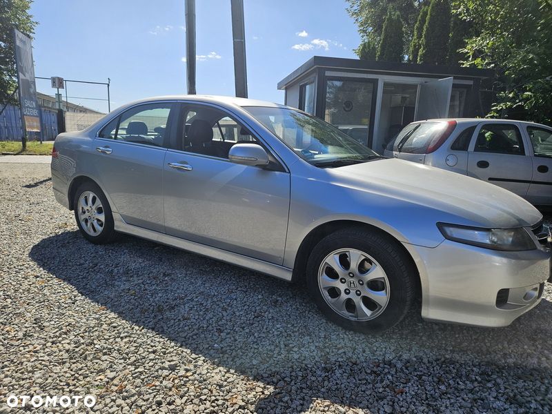 Honda Accord 2.0 Executive - 15