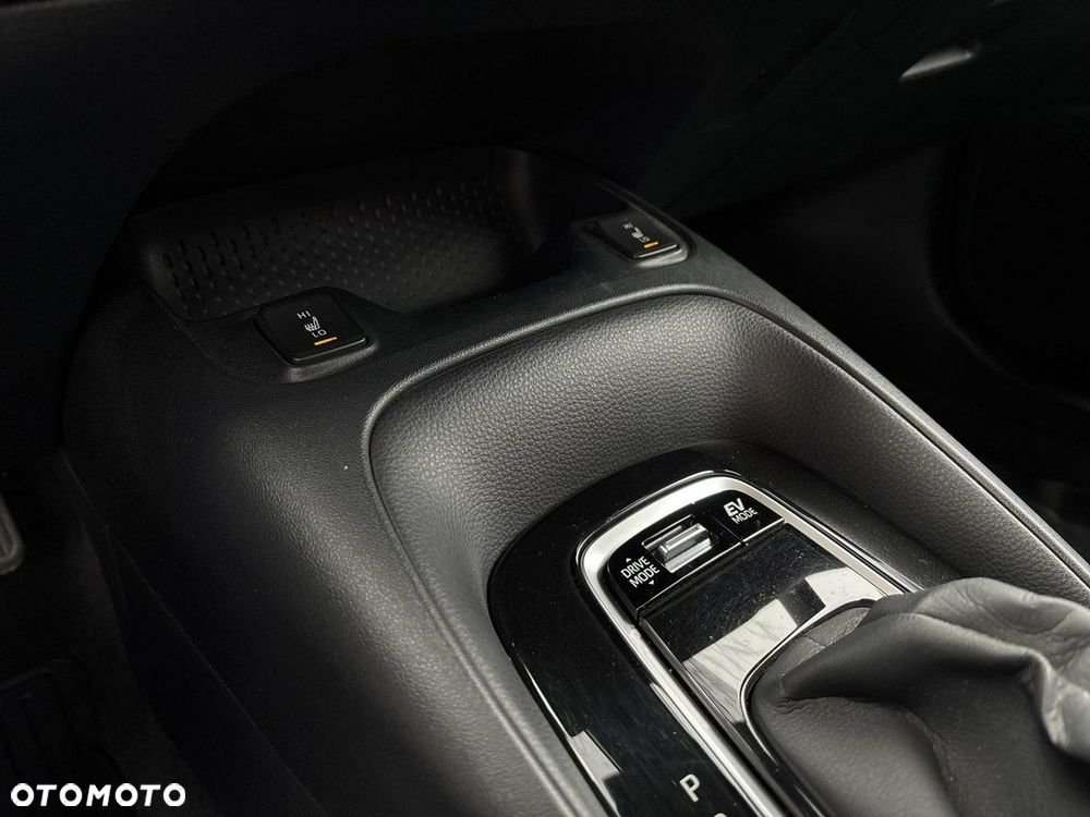 Toyota Corolla 2.0 Hybrid Comfort - 24