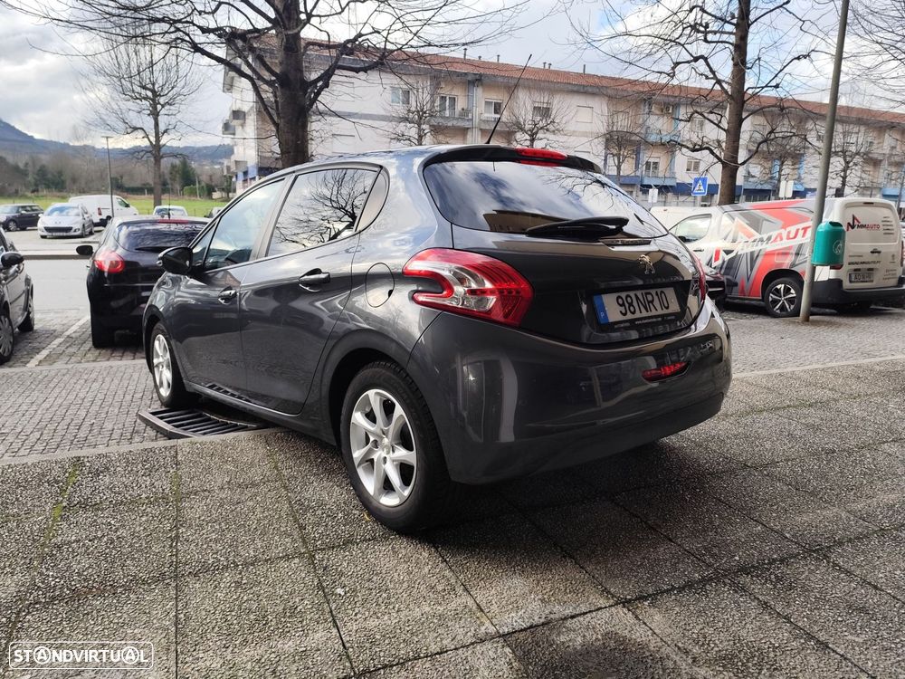 Peugeot 208 1.2 PureTech Active - 4