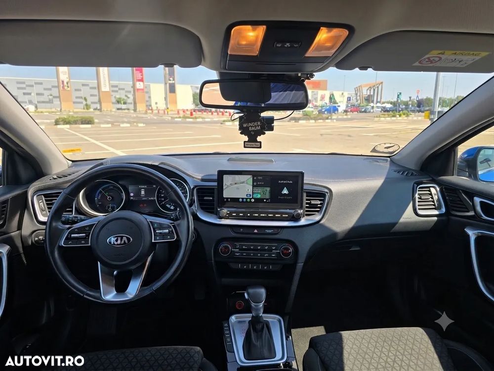 Kia Ceed - 11