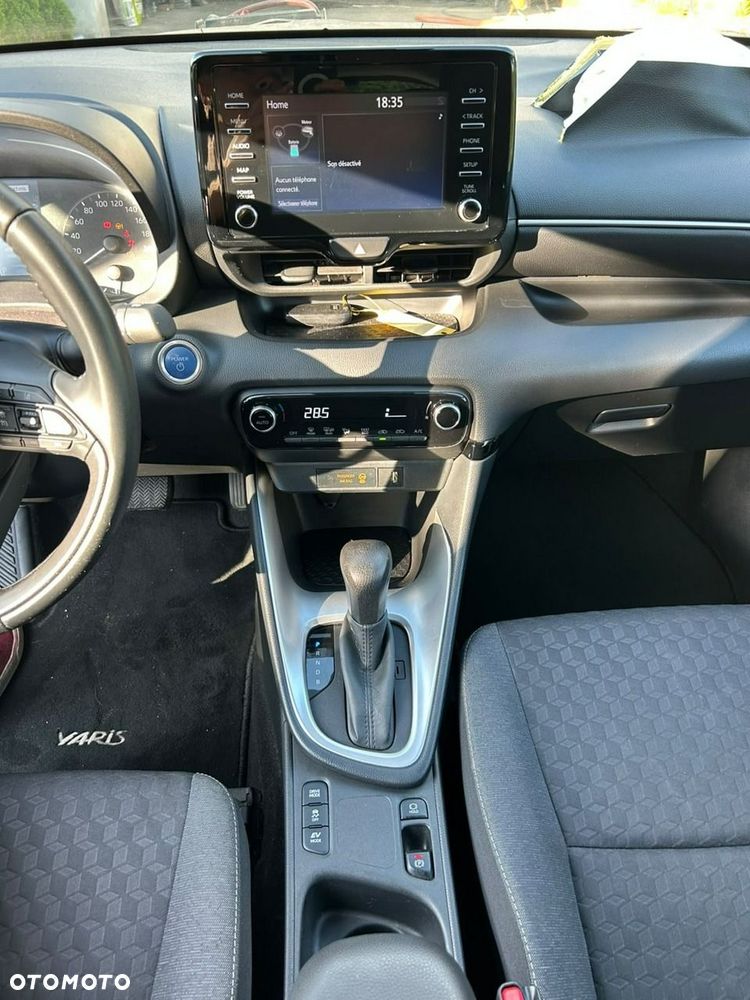 Toyota Yaris - 10
