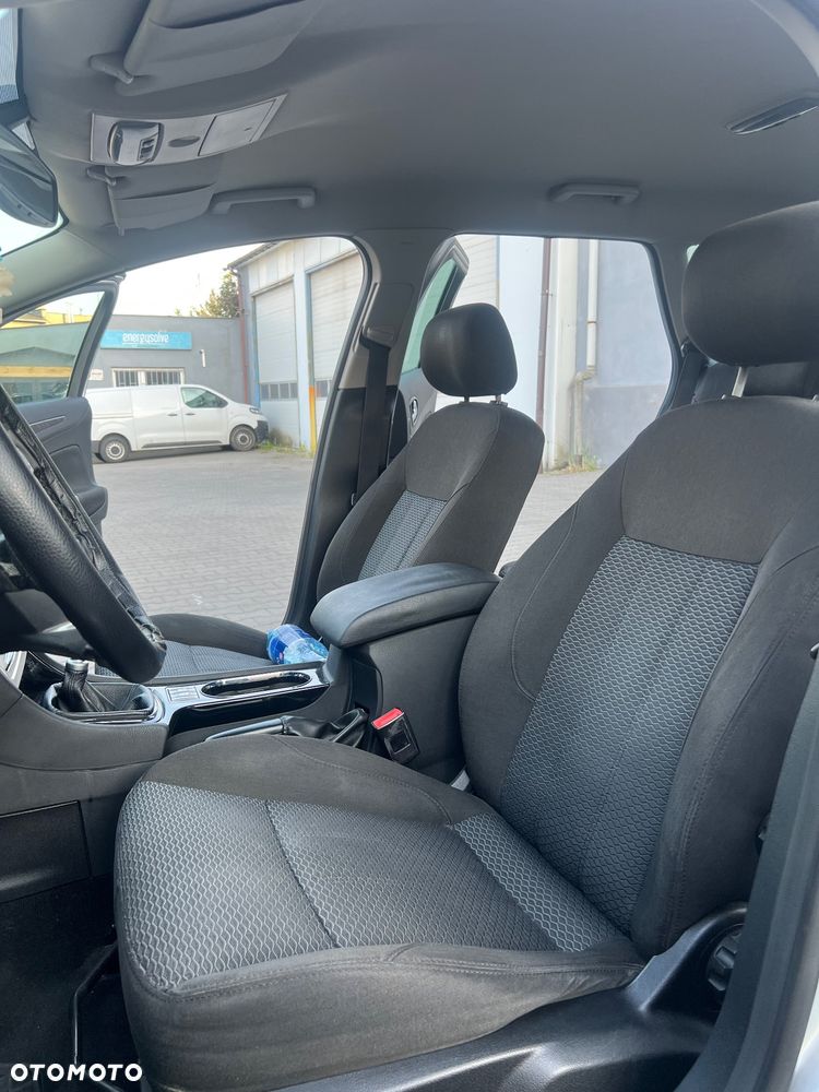 Ford Mondeo 2.0 TDCi Ghia - 11