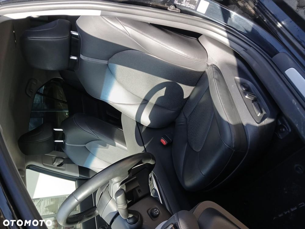 Toyota Camry 2.5 Hybrid Executive CVT - 39