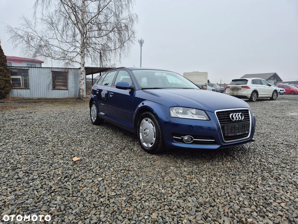 Audi A3 Sportback 1.6 TDI DPF Ambiente - 3