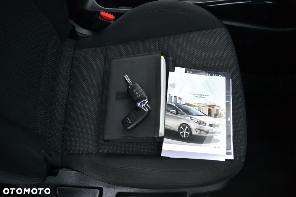 Kia Carens 1.7 CRDi Business Line 7os 7DCT - 34