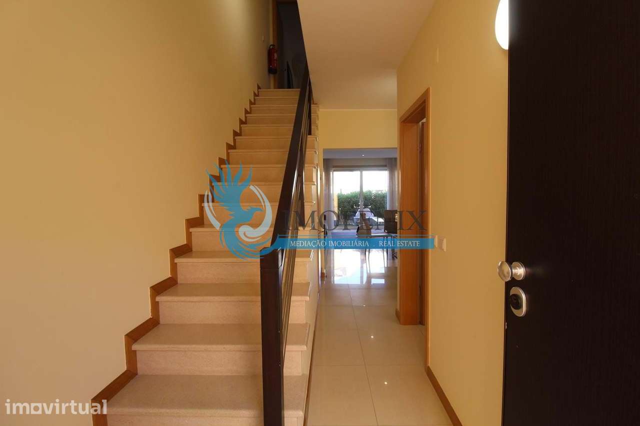 Moradia T2 em Condomínio Fechado com Vista Mar – Arrendamento Anual - Grande imagem: 4/36