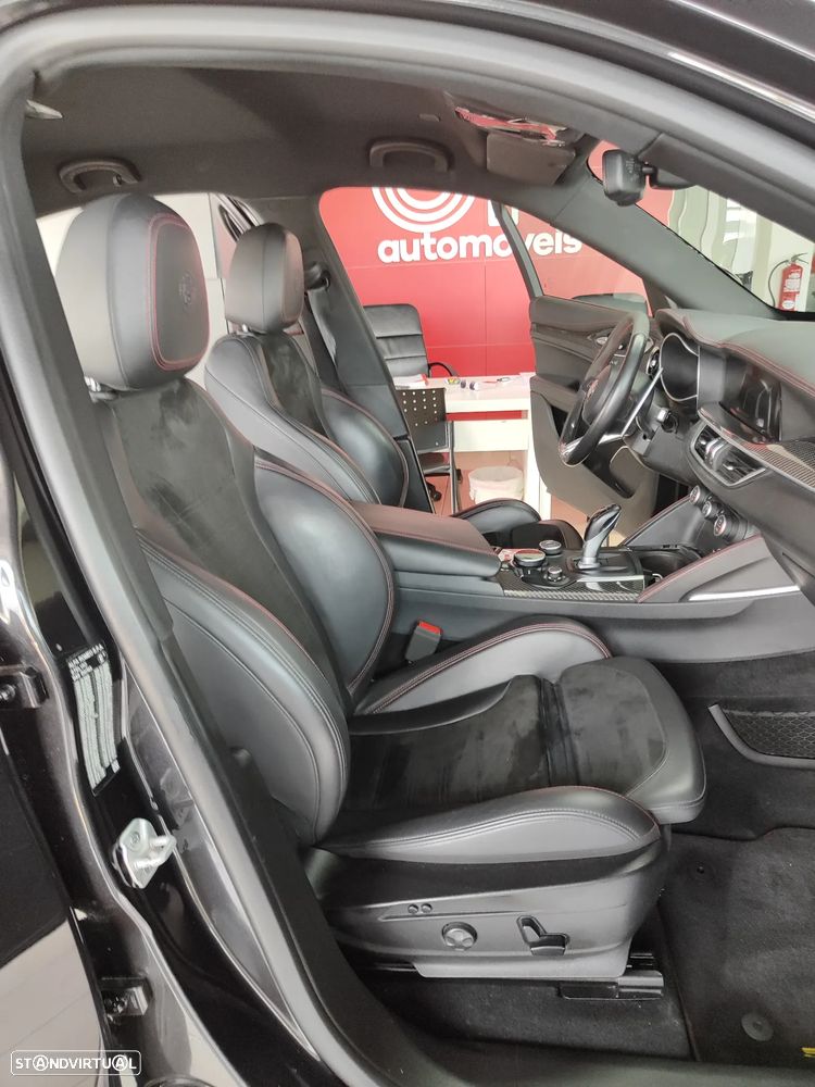 Alfa Romeo Stelvio 2.9 T Quadrifoglio AT8 Q4 - 19