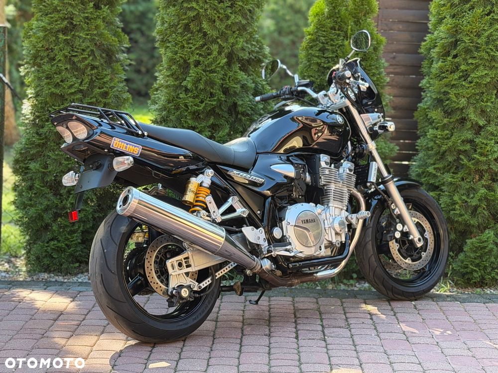 Yamaha XJR - 4