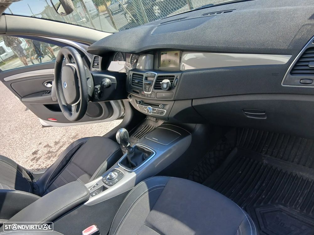 Renault Laguna Break 2.0 dCi GT 4Control - 31