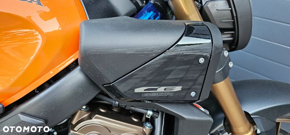 Honda CB - 12