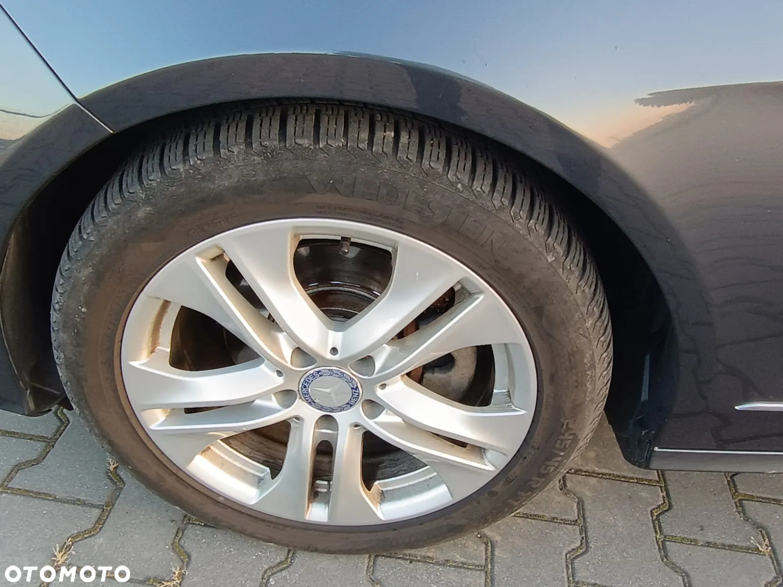 Mercedes-Benz Klasa E 220 CDI BlueEff Avantgarde - 4
