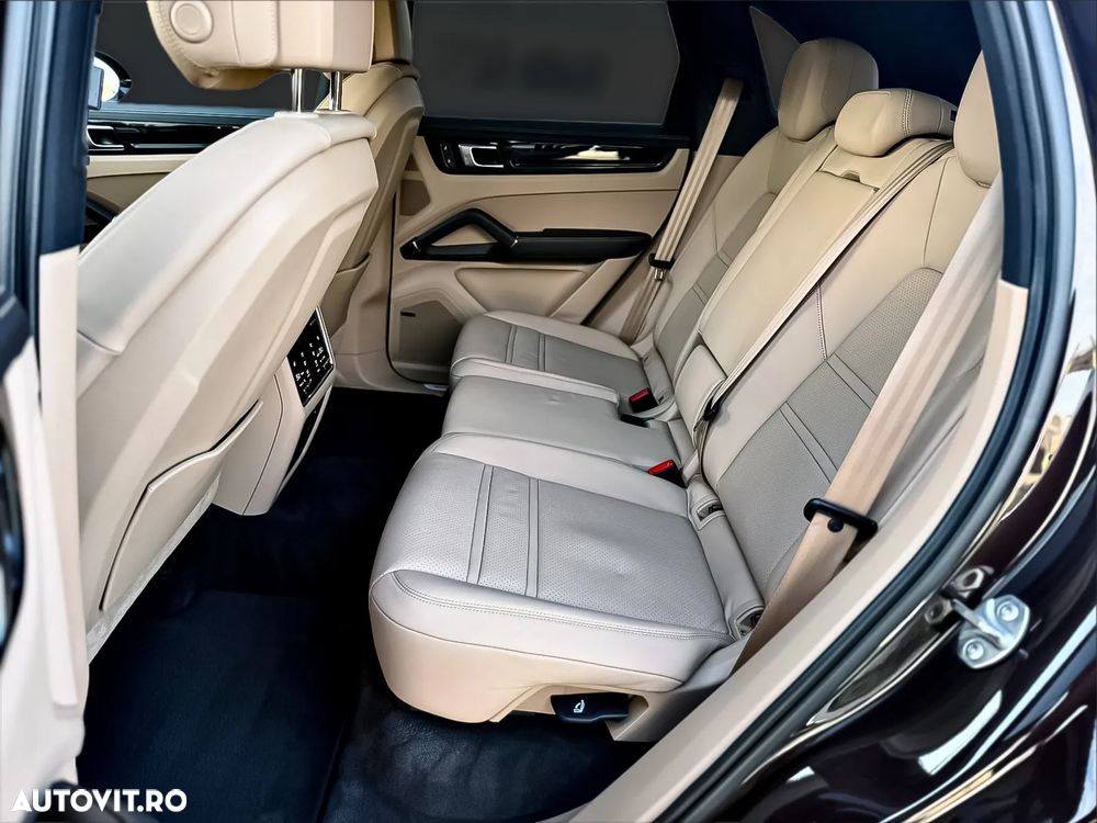 Porsche Cayenne Tiptronic S Platinum Edition - 18