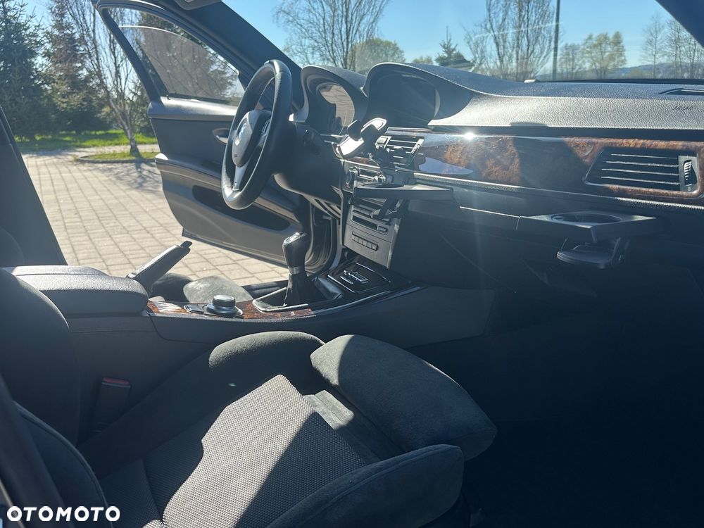 BMW Seria 3 325xi - 8
