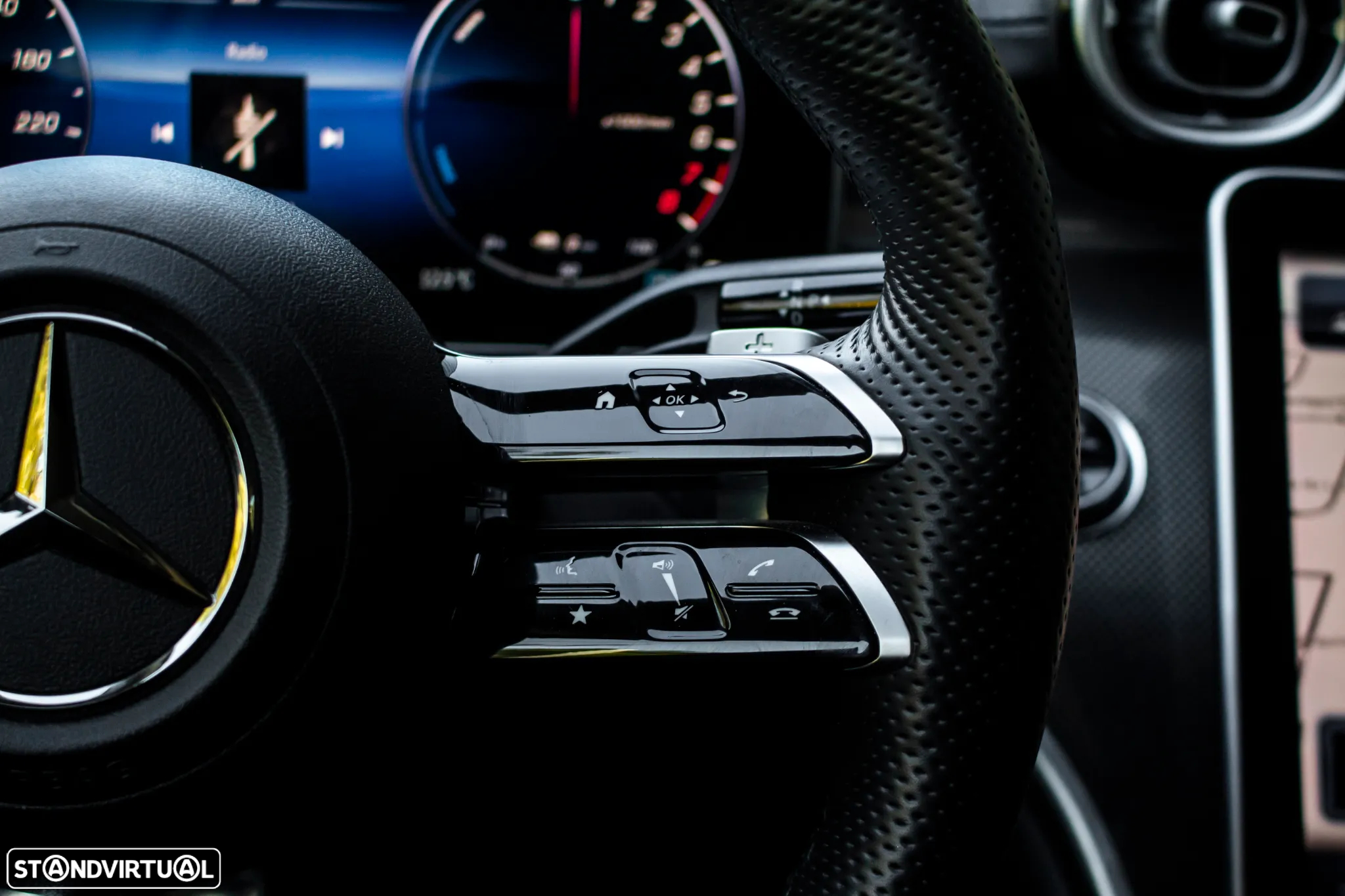 Mercedes-Benz C 300 e AMG Line - 18