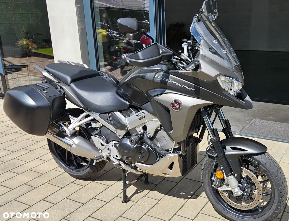 Honda VFR - 11
