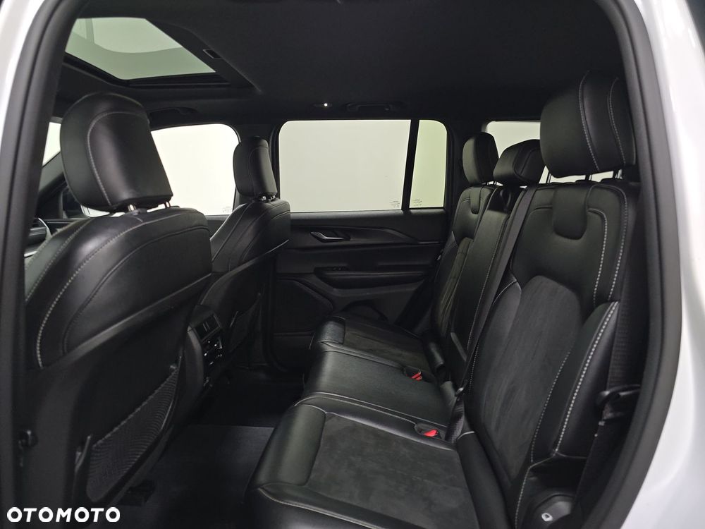 Jeep Grand Cherokee - 13