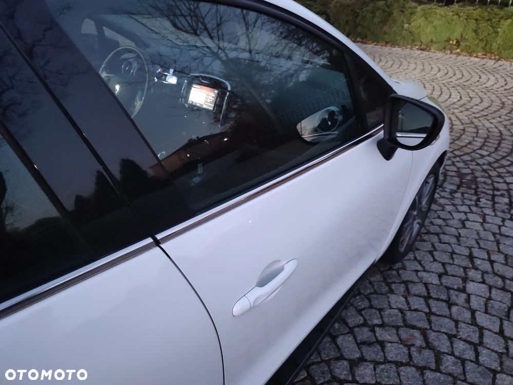 Renault Clio - 11