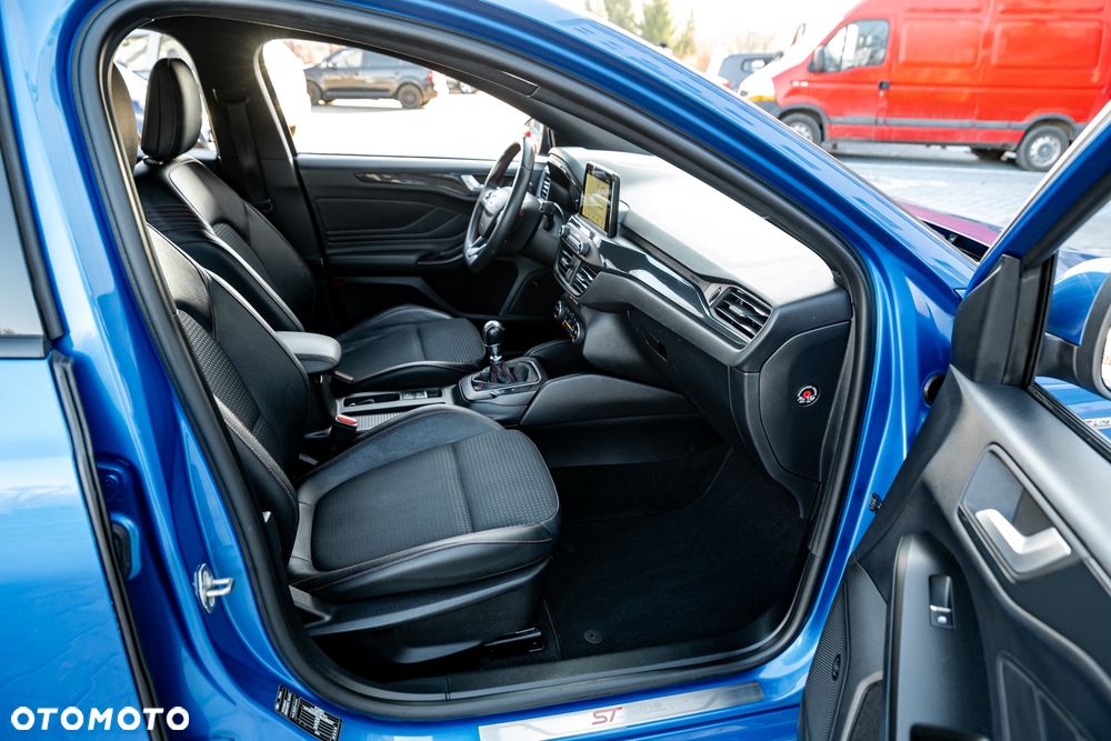 Ford Focus 1.0 EcoBoost Start-Stopp-System ST-LINE - 21
