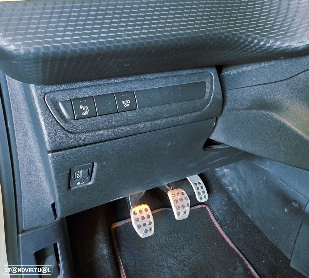 Peugeot 2008 1.2 PureTech GT Line - 16