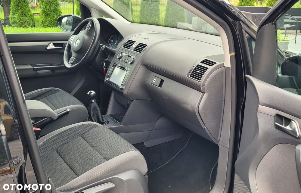 Volkswagen Touran 1.6 TDI DPF BlueMotion Technology Cup - 11