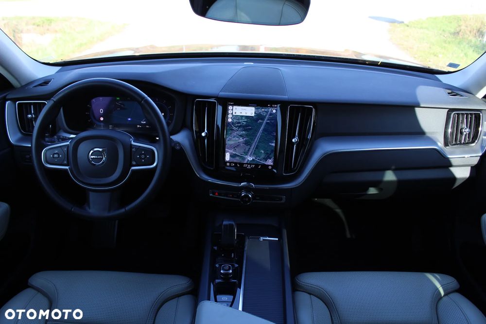 Volvo XC 60 B4 D AWD Geartronic Momentum Pro - 20