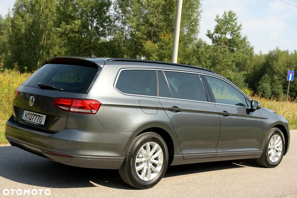 Volkswagen Passat - 4