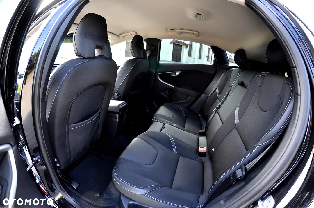 Volvo V40 D2 Drive-E Momentum - 8