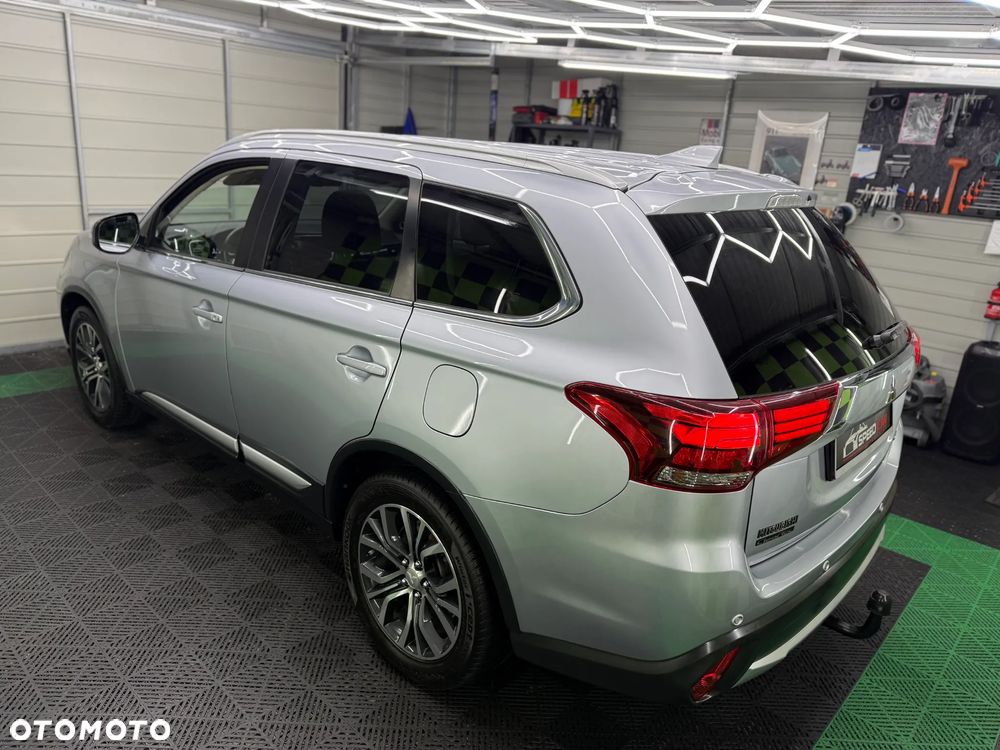 Mitsubishi Outlander 2.2 DI-D 4WD Intense - 28