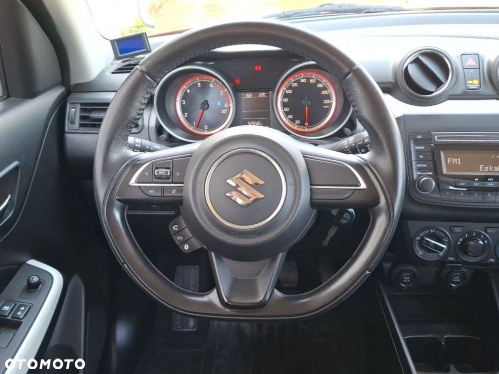 Suzuki Swift 1.2 Premium Plus - 9