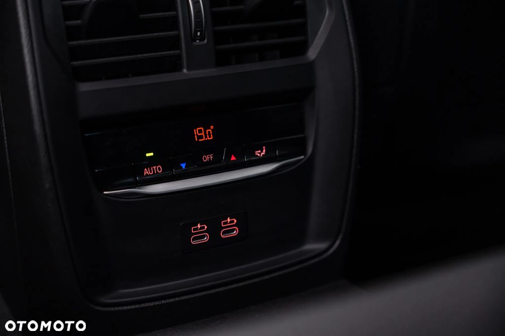 BMW Seria 3 320i M Sport - 31
