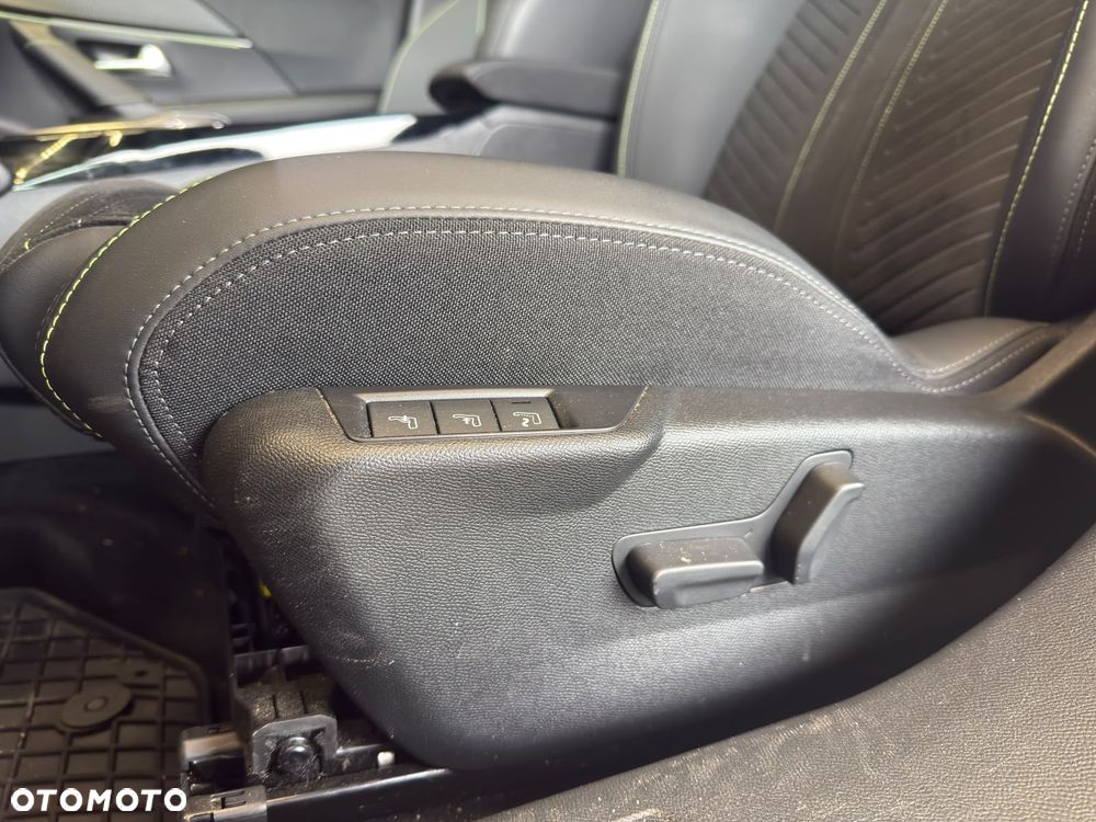 Peugeot 2008 1.2 PureTech GT S&S EAT8 - 14