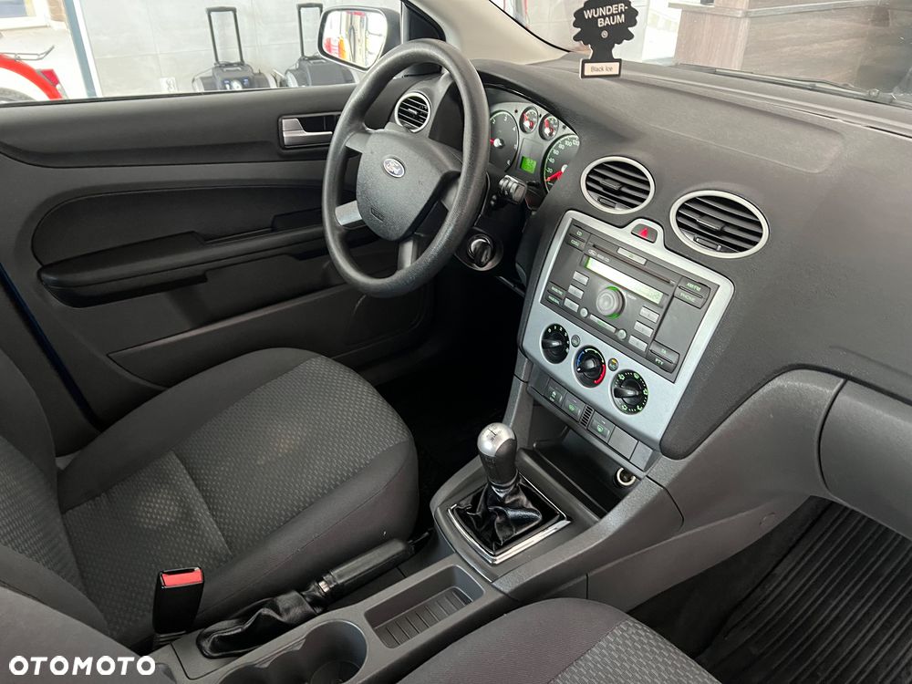 Ford Focus 1.6 TDCi DPF Ambiente - 26