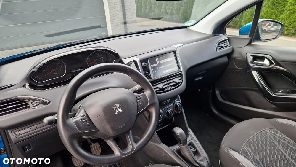 Peugeot 208 - 19