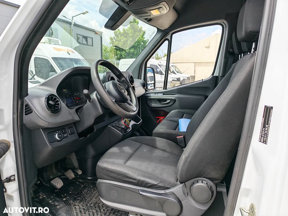 Mercedes-Benz Sprinter - 4