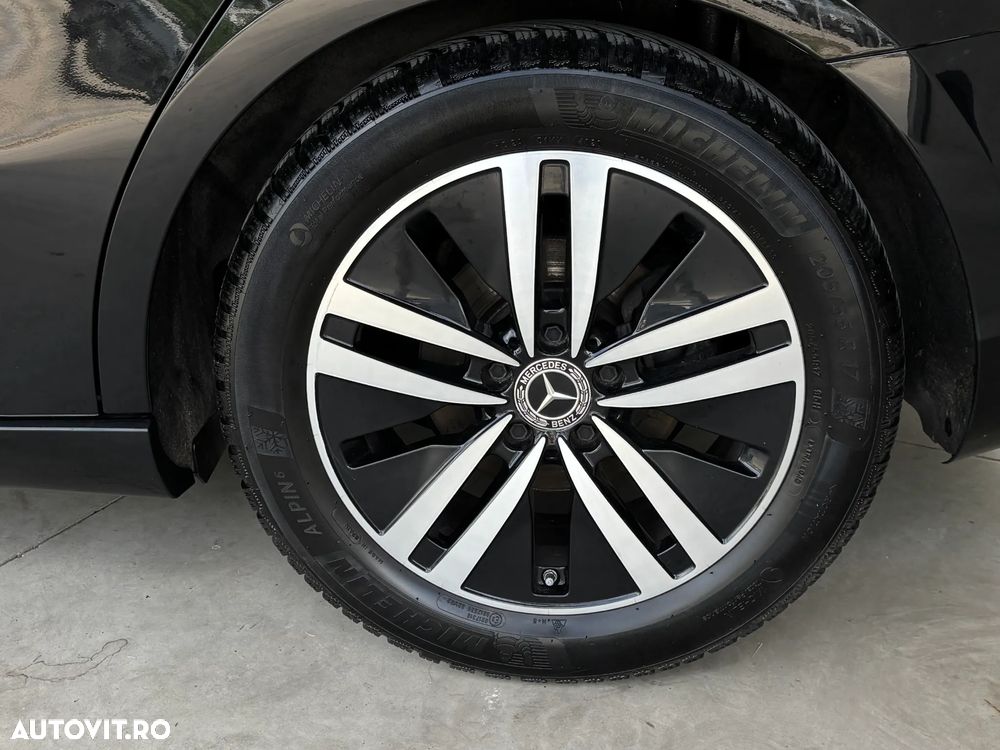 Mercedes-Benz A 180 d 7G-DCT - 12