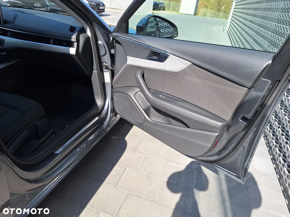 Audi A4 Avant 2.0 TDI S tronic - 31