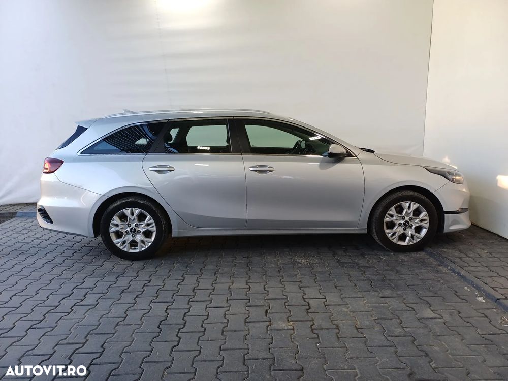 Kia Ceed - 38