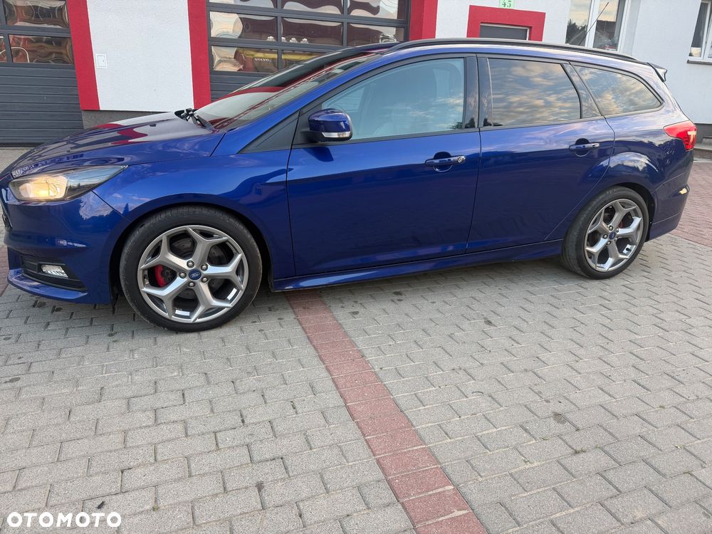 Ford Focus ST - 25