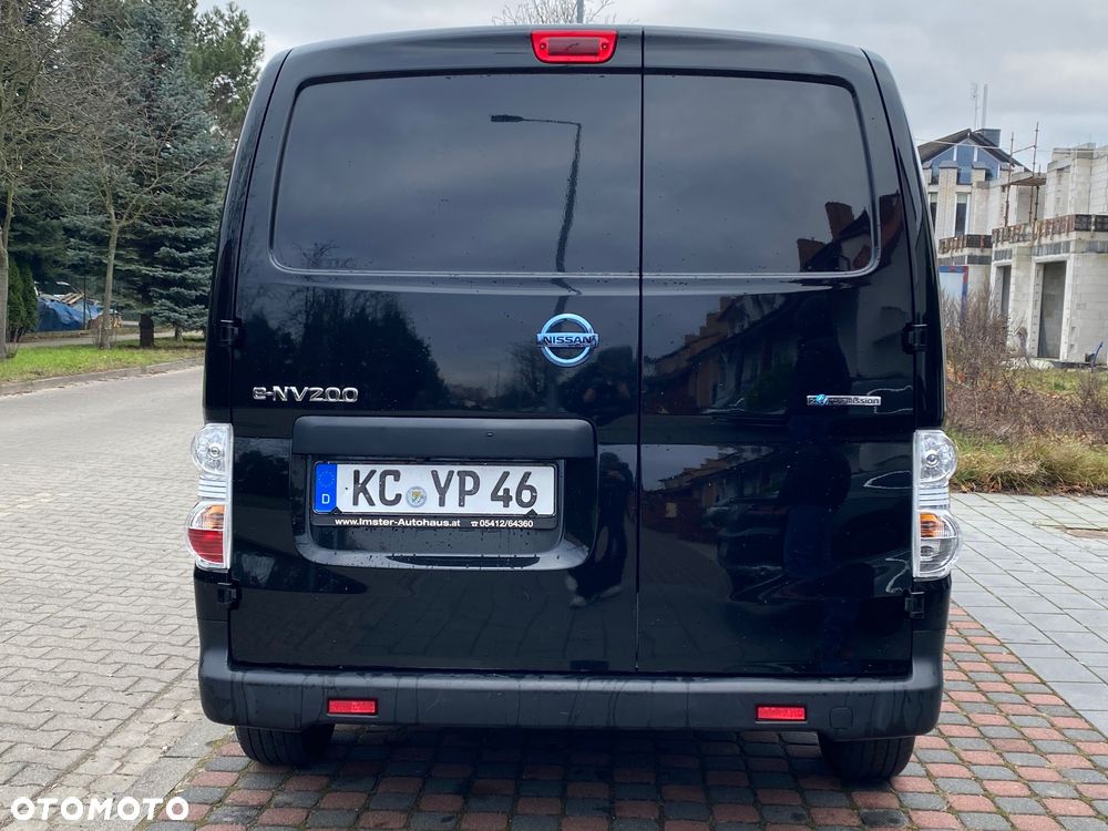 Nissan E-NV200 - 16