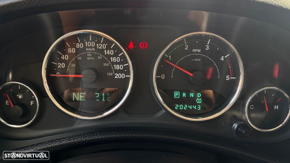 Jeep Wrangler Unlimited 2.8 CRD Auto Sport - 17