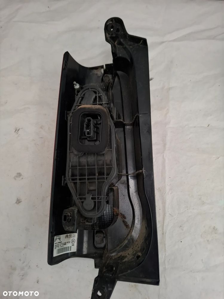 OPEL COMBO E RIFTER BERLINGO IV 18- LAMPA TYŁ  PRAWA - 4