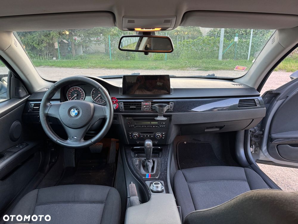 BMW Seria 3 320i - 25