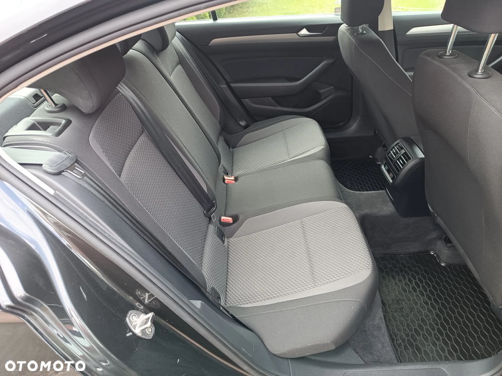 Volkswagen Passat 1.4 TSI BMT Trendline - 35