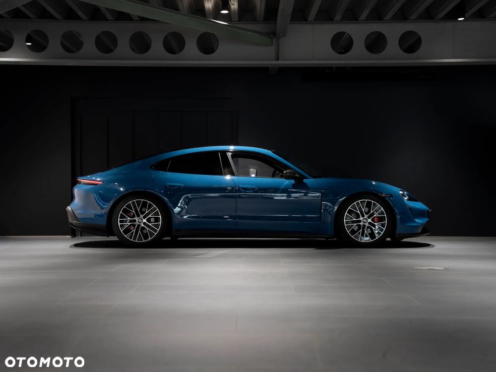 Porsche Taycan - 6
