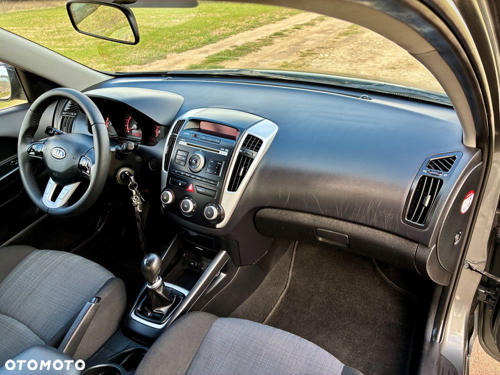 Kia Ceed 1.4 CVVT ISG Vision - 26