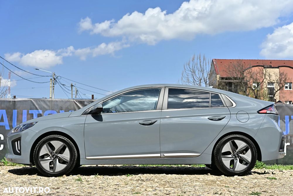 Hyundai IONIQ - 4